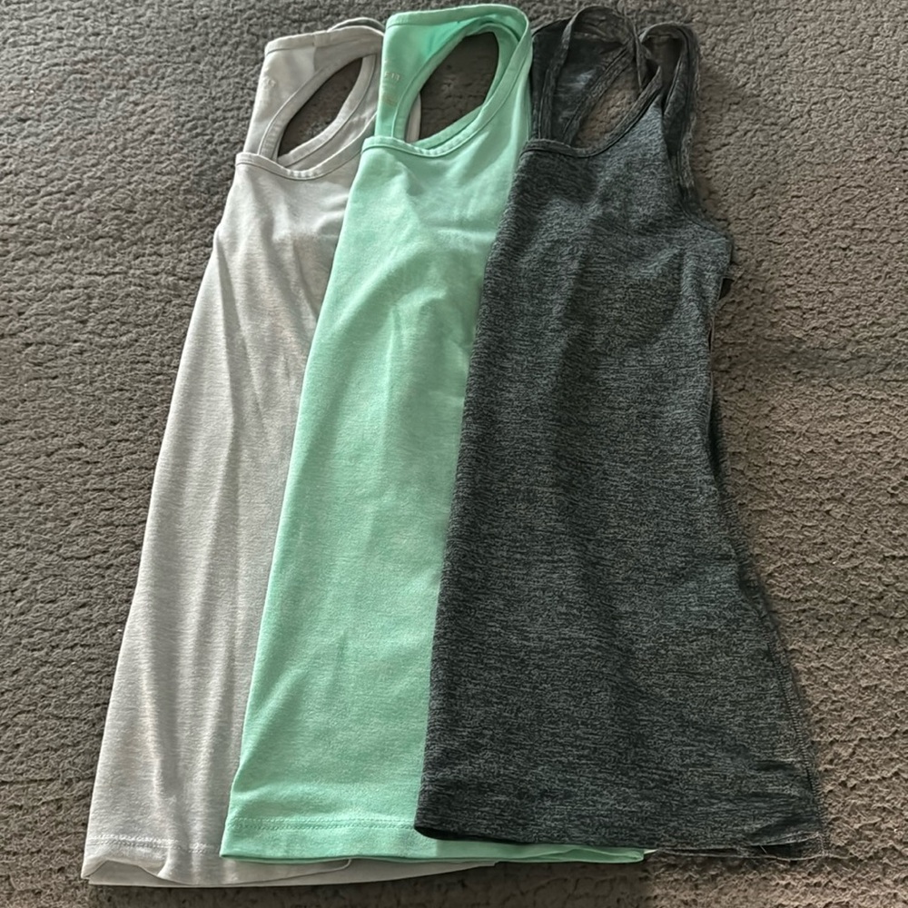 Nike Dri-Fit tank tops (set of 3)